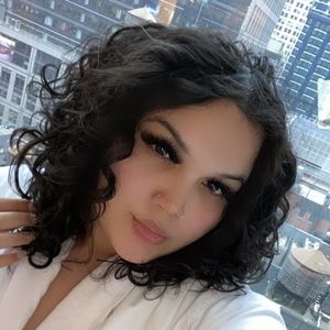 Meet your Posher, Carolyn